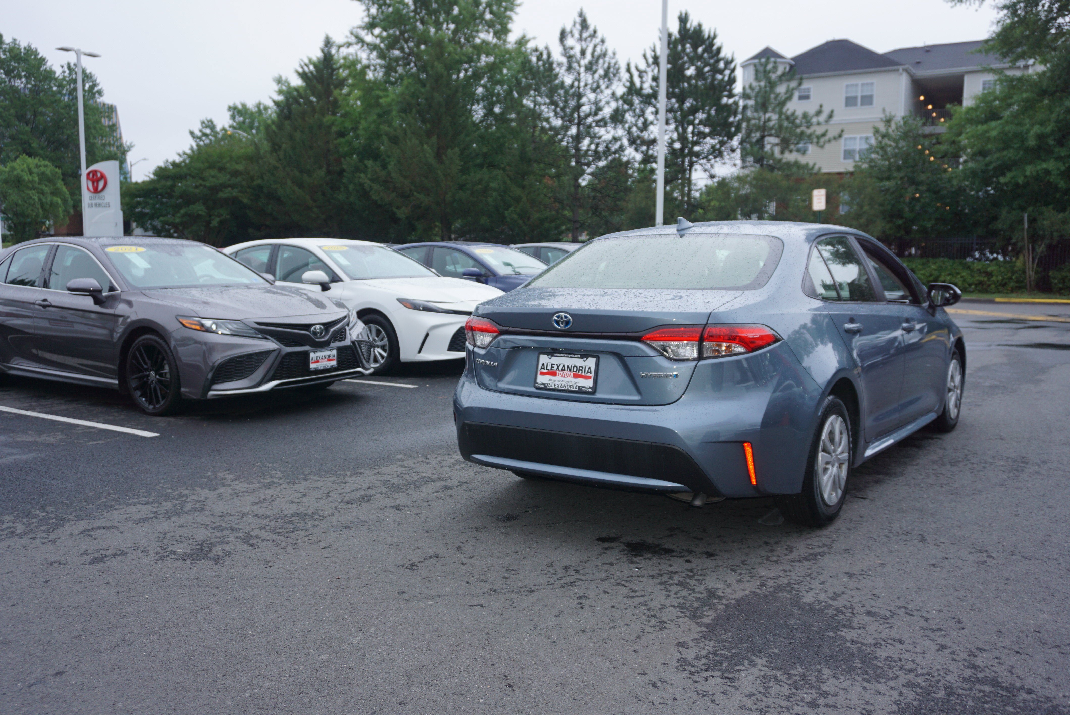 Used 2022 Toyota Corolla LE FWD image 4
