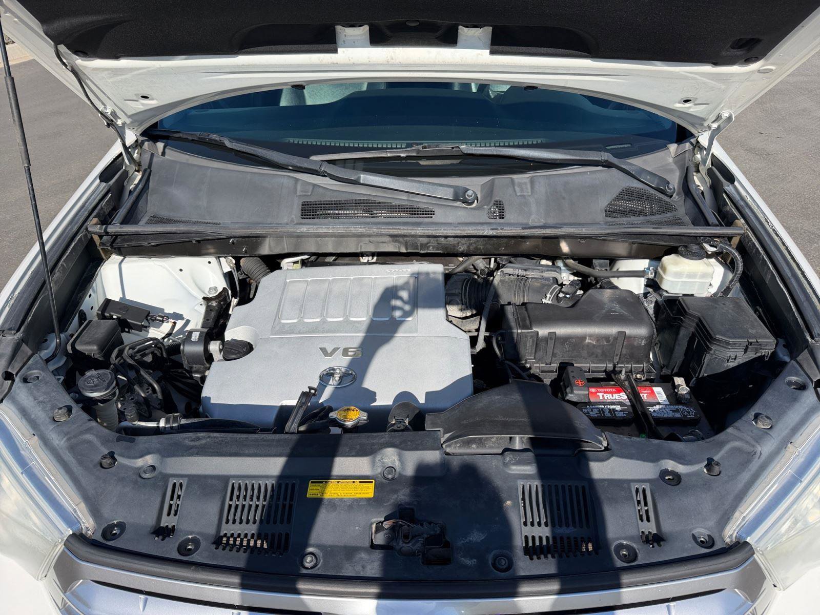 Used 2011 Toyota Highlander SE w/ Tow Pkg image 25