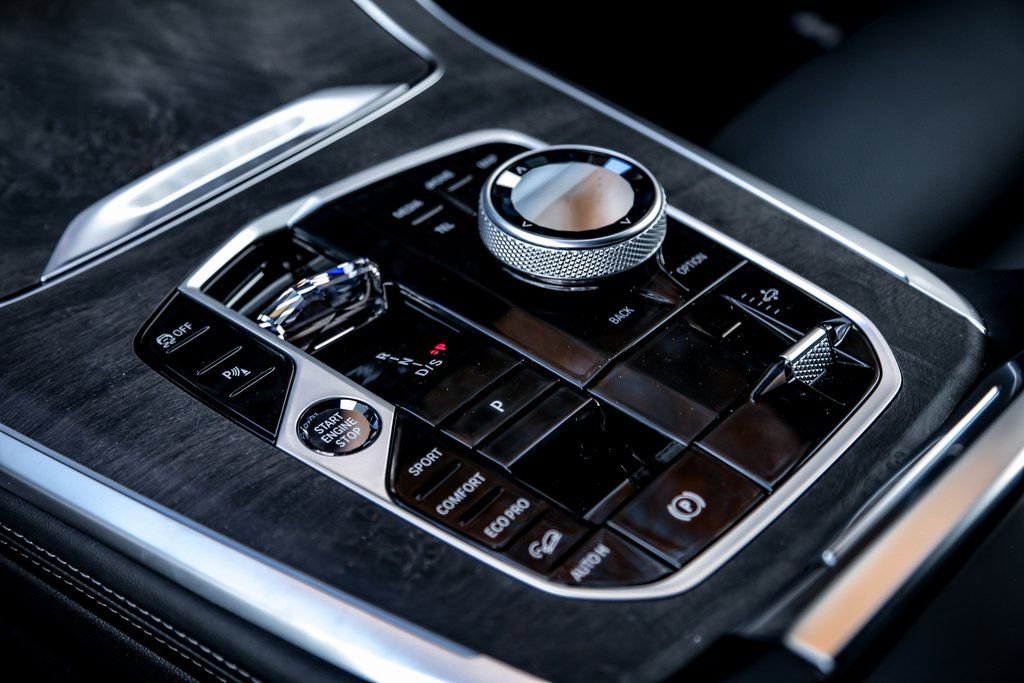 Used 2026 BMW X7 xDrive40i w/ Executive Package image 15