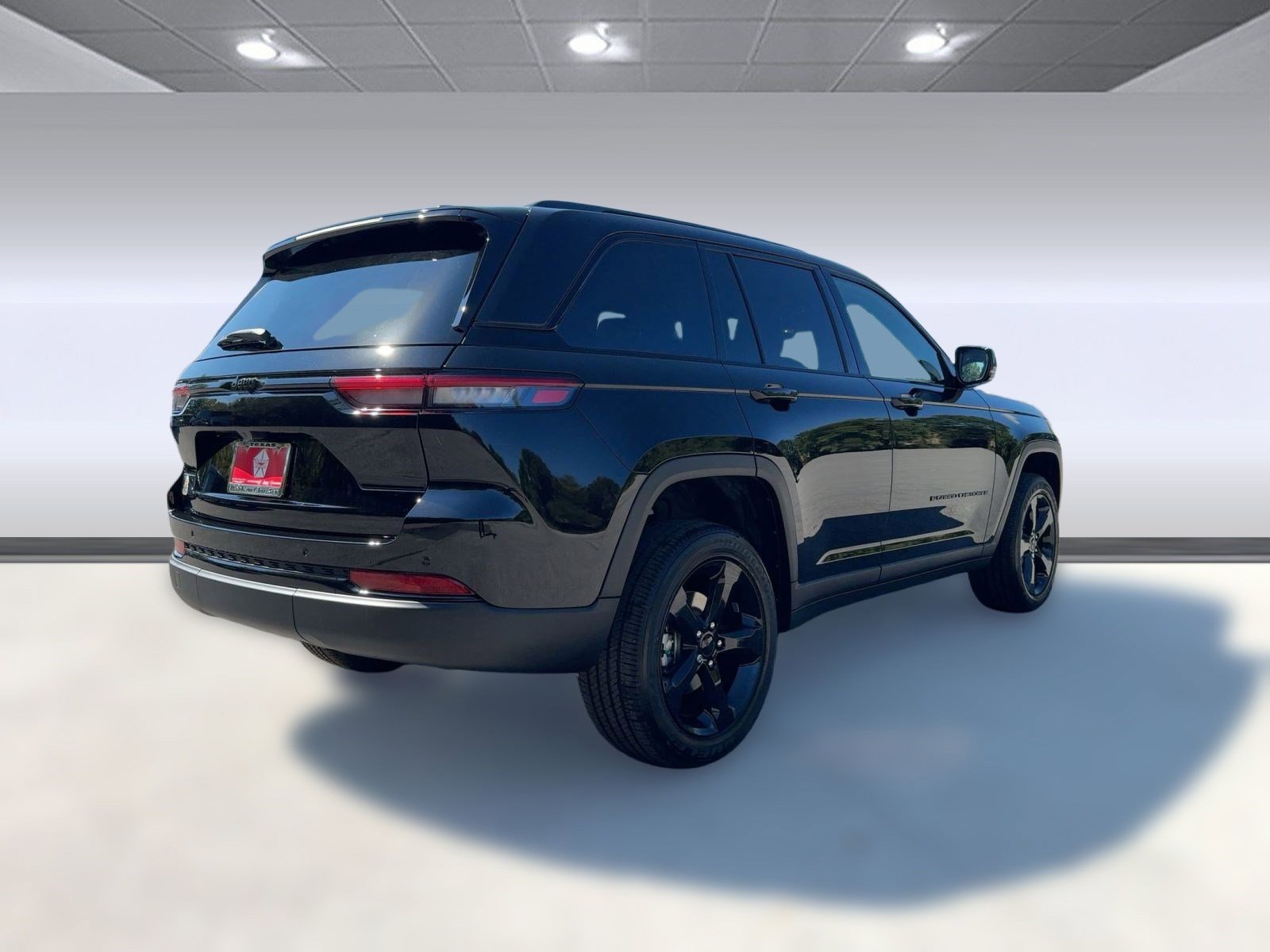 New 2025 Jeep Grand Cherokee Altitude image 9