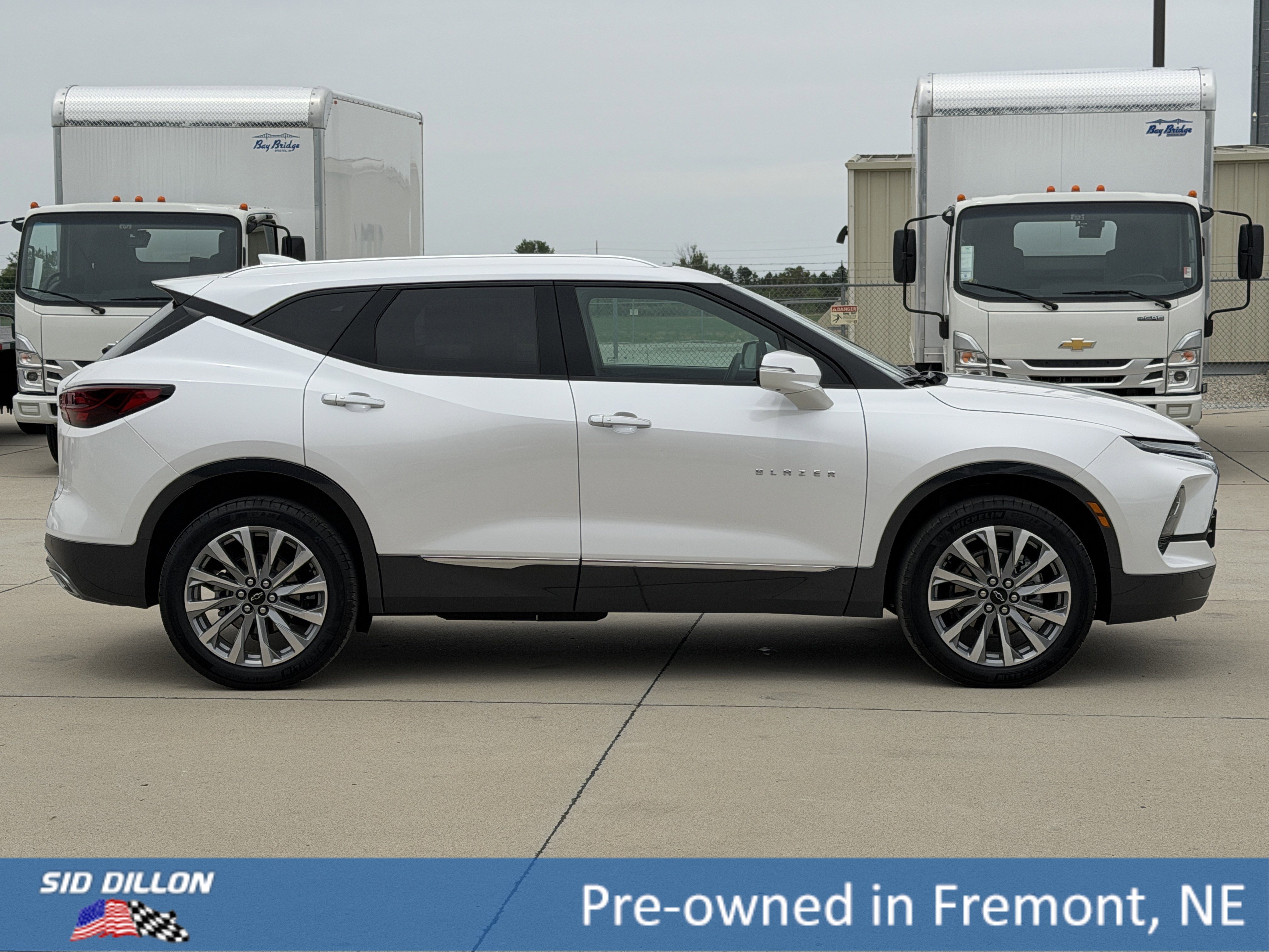 Certified 2025 Chevrolet Blazer Premier w/ Driver Confidence II Package AWD/4WD image 3