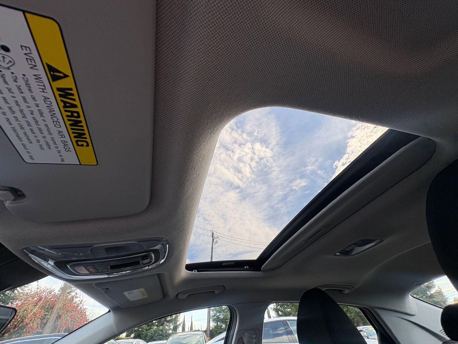 Used 2025 Hyundai Elantra SEL image 30