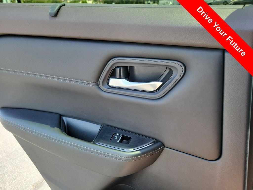 Used 2023 Nissan Rogue SL w/ SL Premium Package FWD image 24