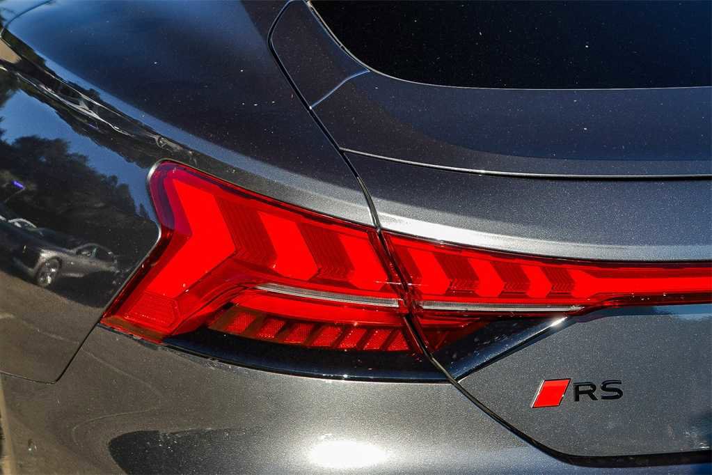 New 2026 Audi RS e-tron GT performance image 7