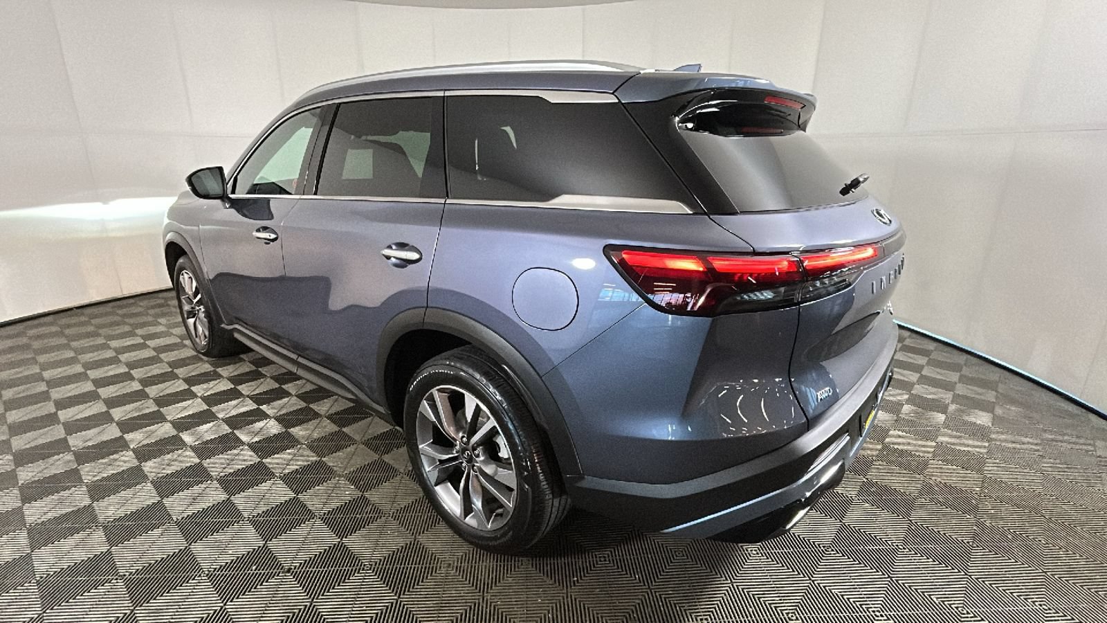 Used 2024 INFINITI QX60 Luxe AWD/4WD video 4