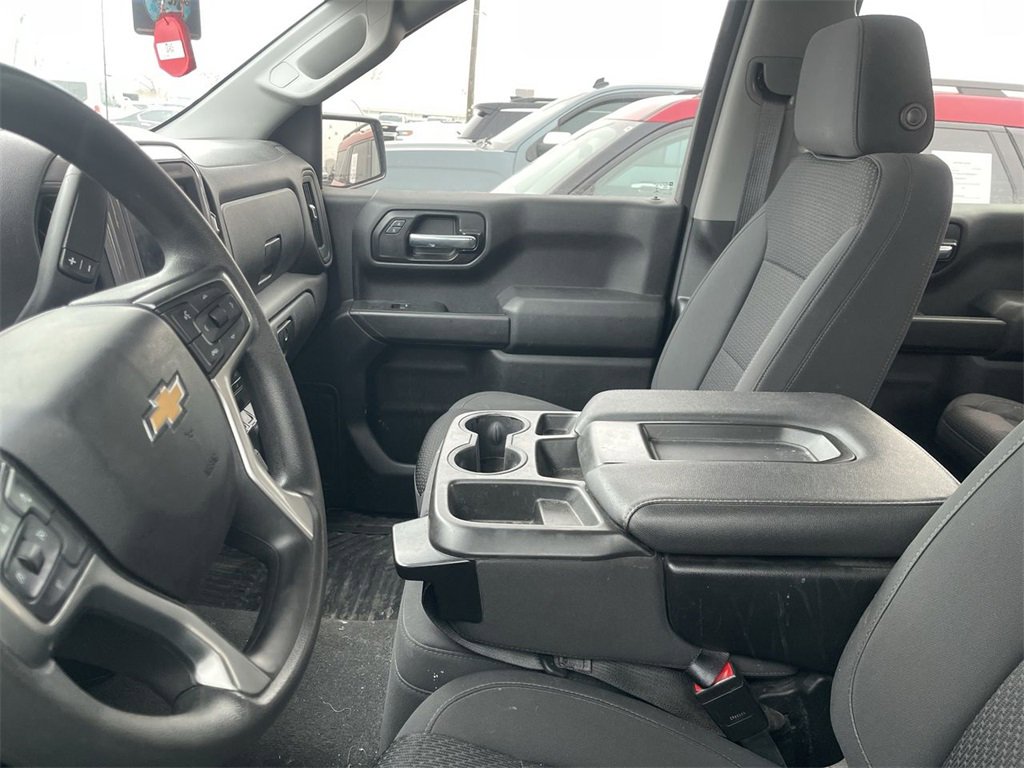 Used 2021 Chevrolet Silverado 1500 Custom w/ Safety Confidence Package image 2
