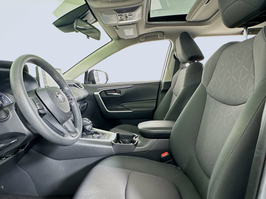 Used 2019 Toyota RAV4 XLE w/ Convenience Package image 11