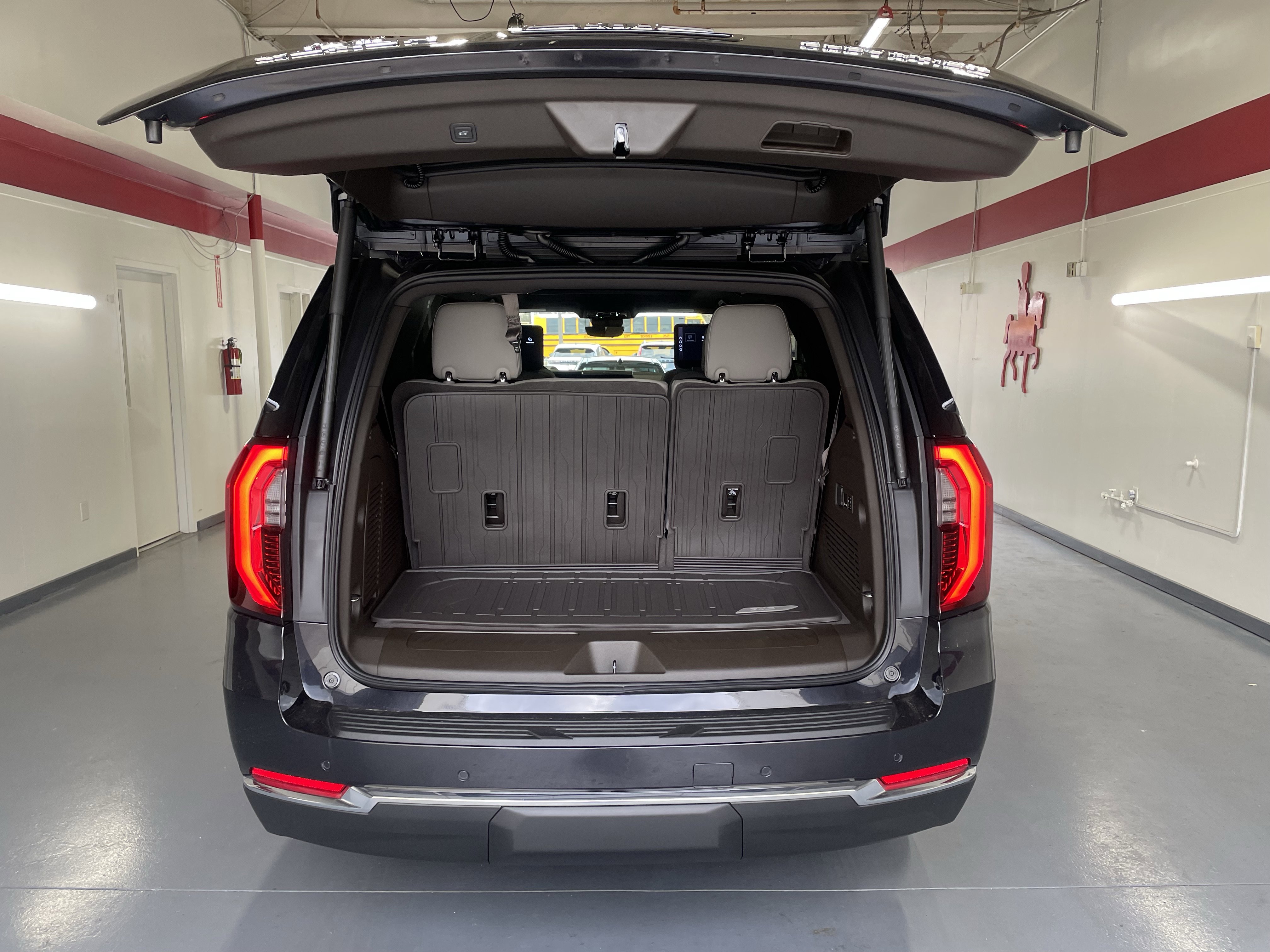 New 2026 GMC Yukon Elevation w/ Elevation Premium Package image 8