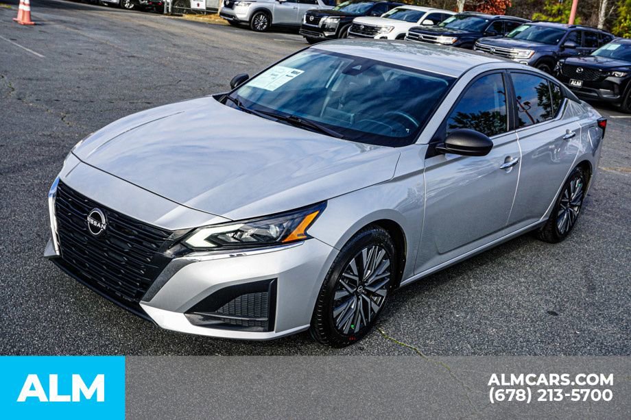 Used 2024 Nissan Altima 2.5 SV image 15