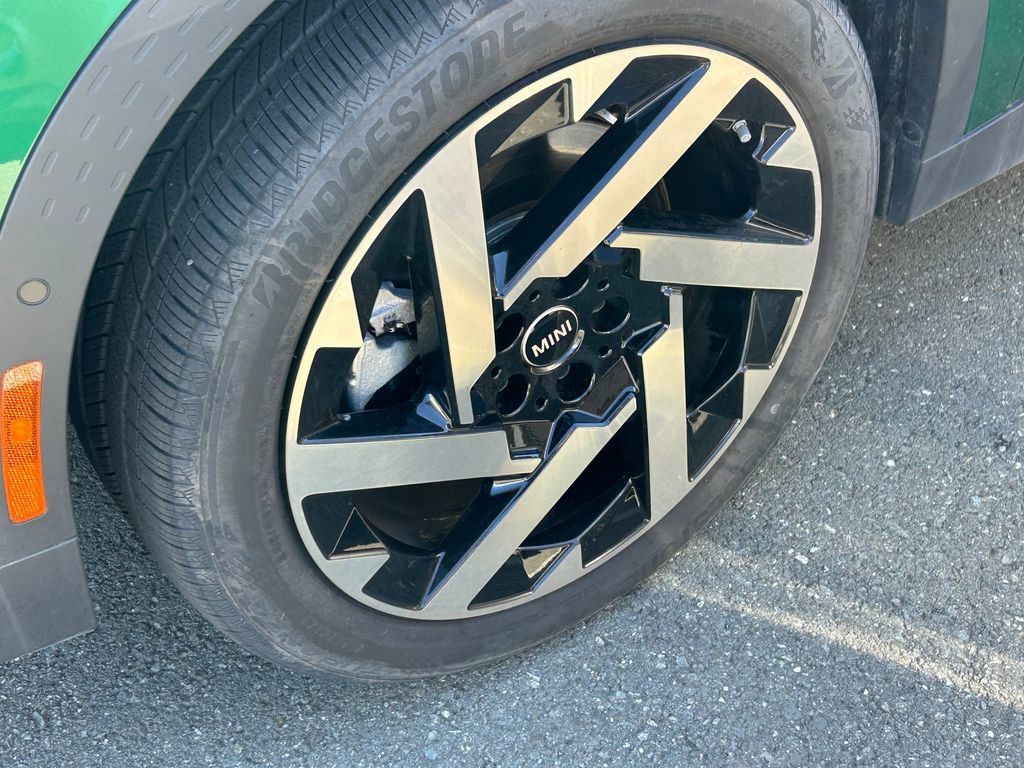 Used 2025 MINI Cooper Countryman S w/ Comfort Package Max AWD/4WD image 3