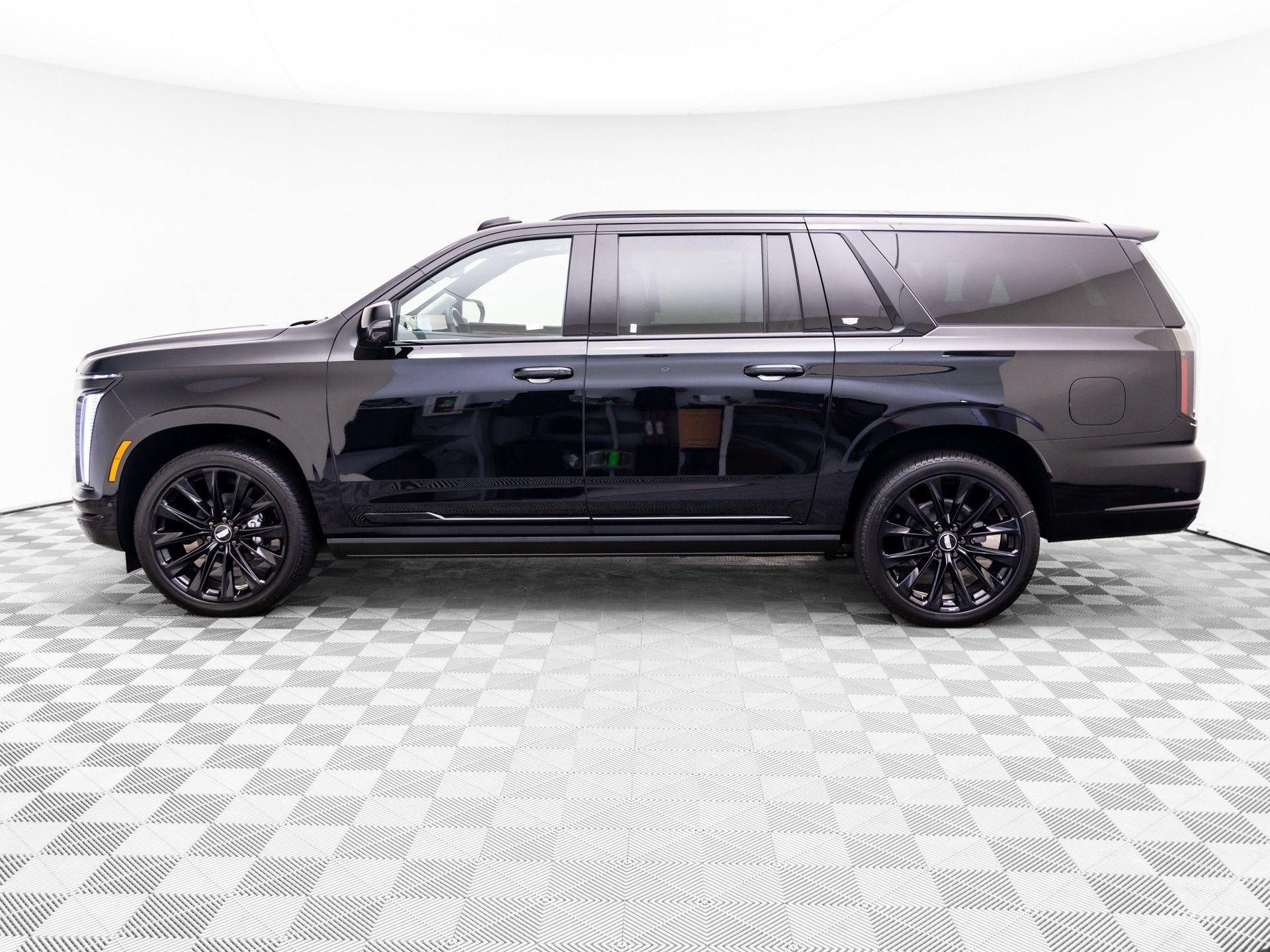 New 2026 Cadillac Escalade ESV Platinum Sport w/ LPO, ONYX Package AWD/4WD video 2