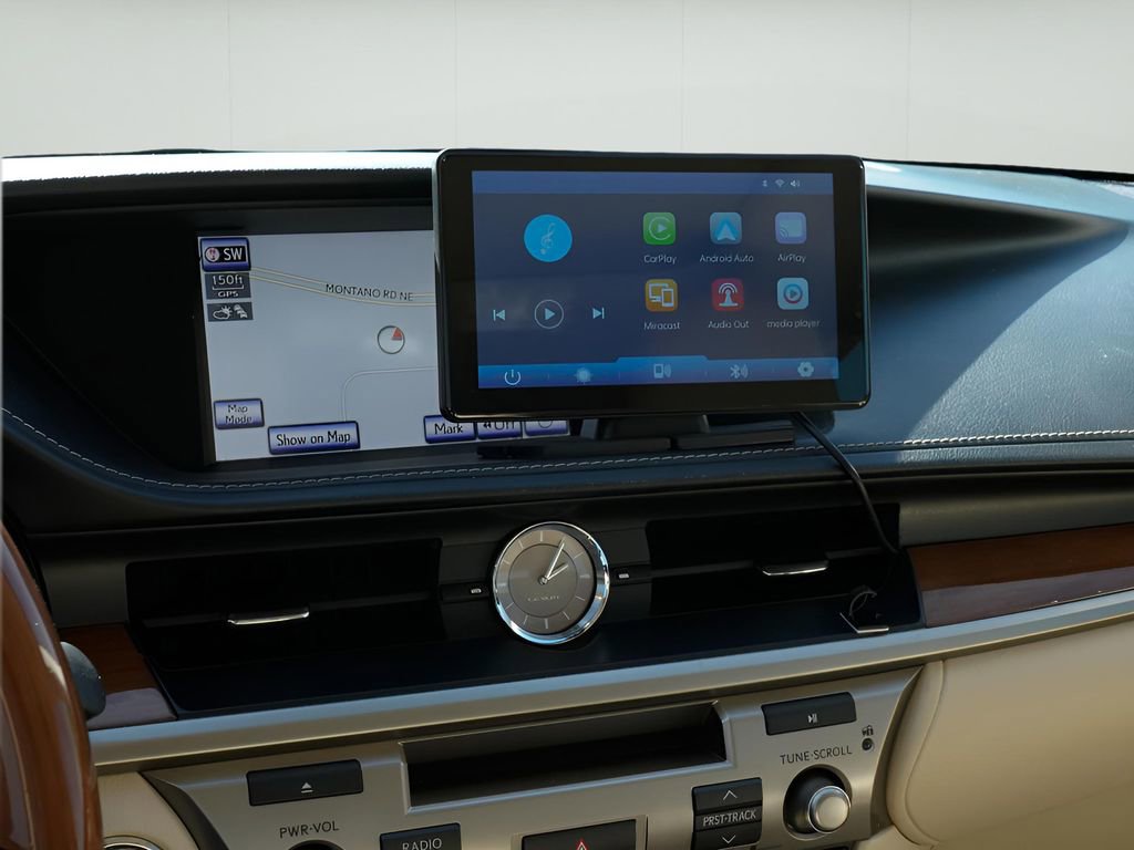 Used 2013 Lexus ES 300h w/ Luxury Pkg image 23