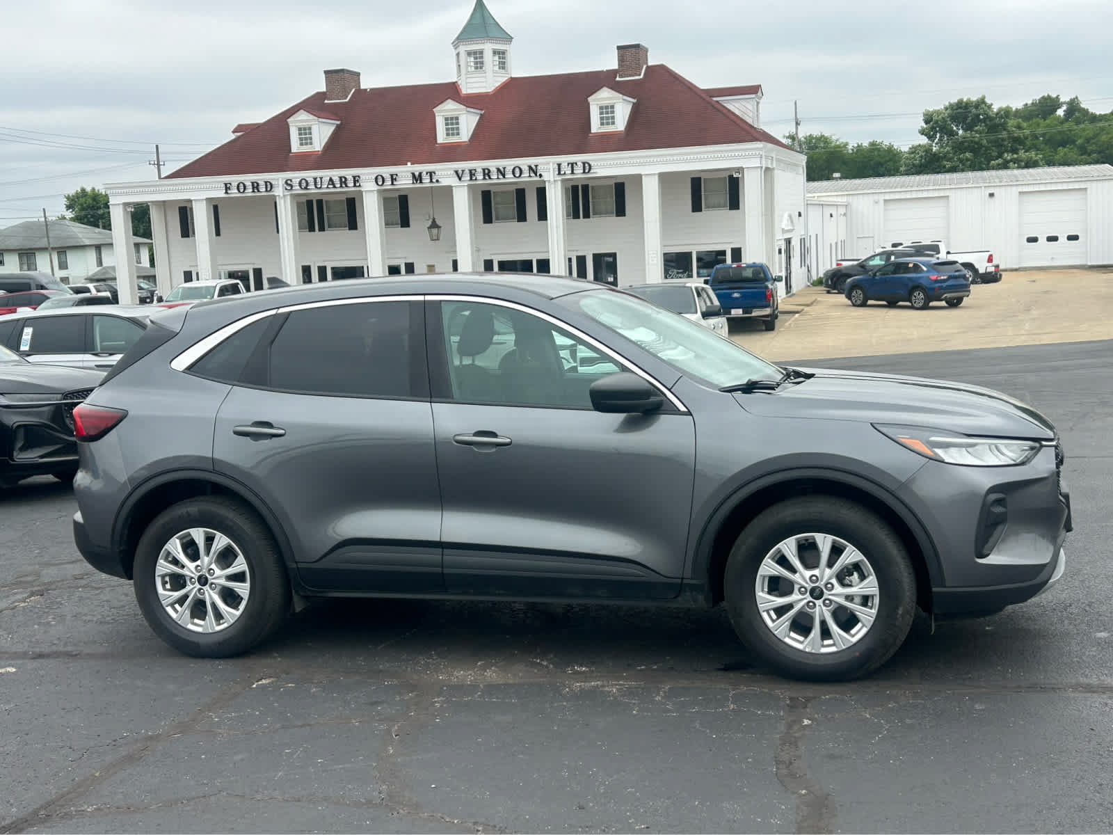 Used 2024 Ford Escape Active AWD/4WD image 4