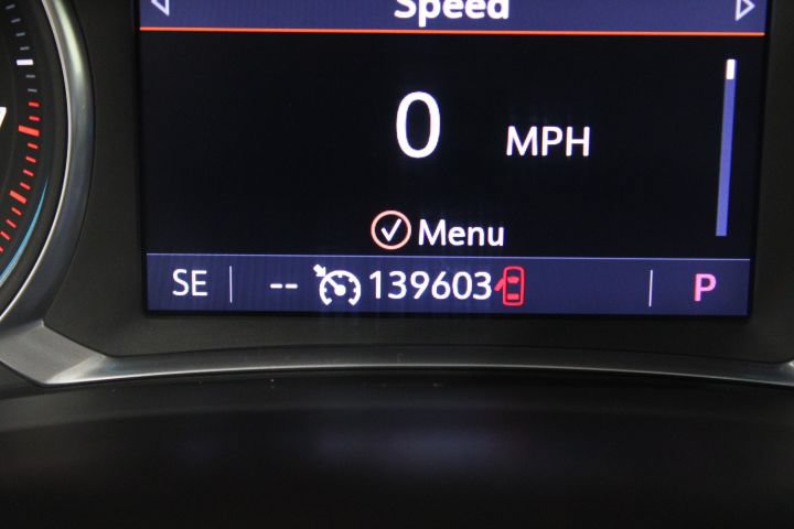 Used 2020 Chevrolet Traverse LT w/ LT Premium Package AWD/4WD image 5