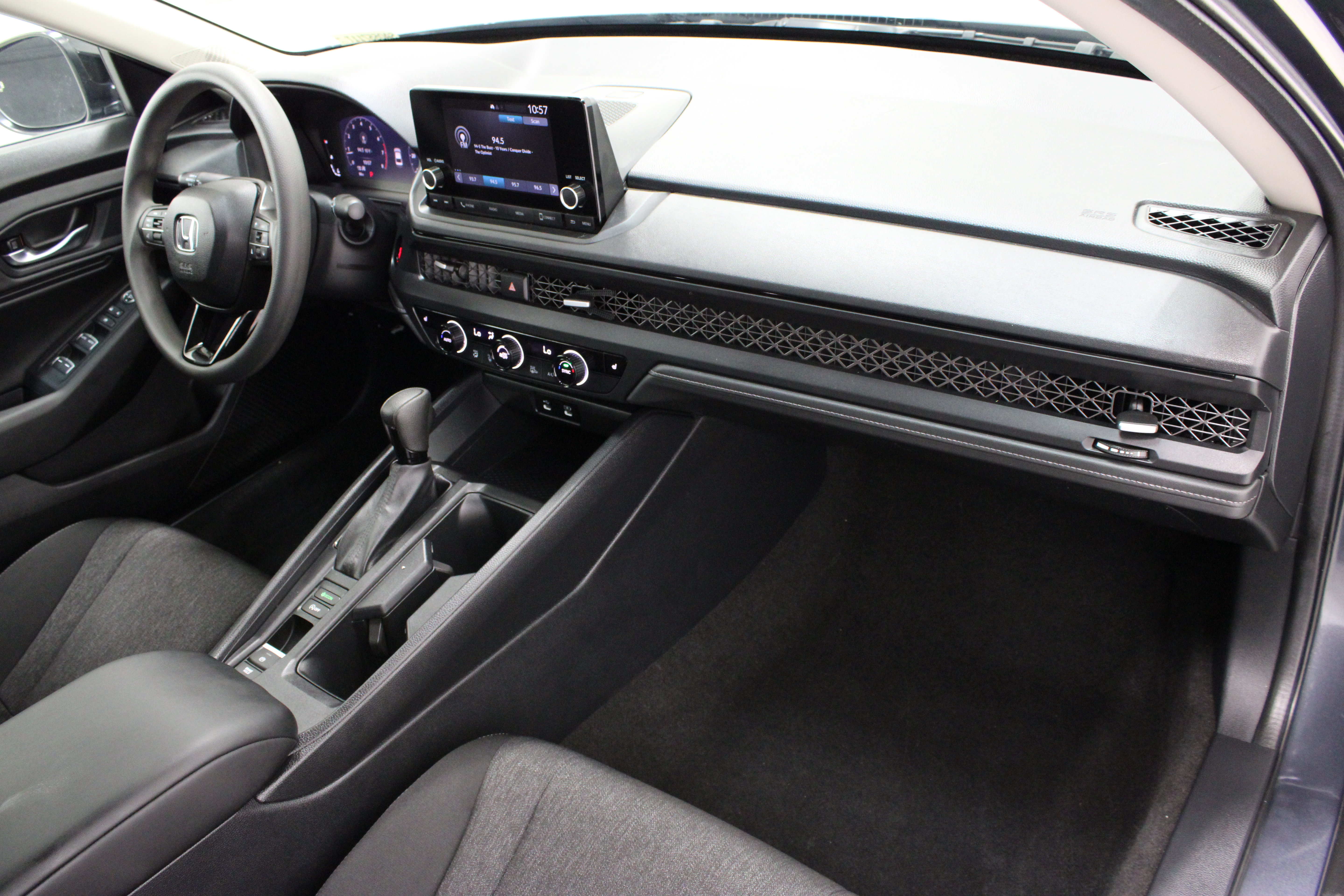 Used 2025 Honda Accord SE image 35