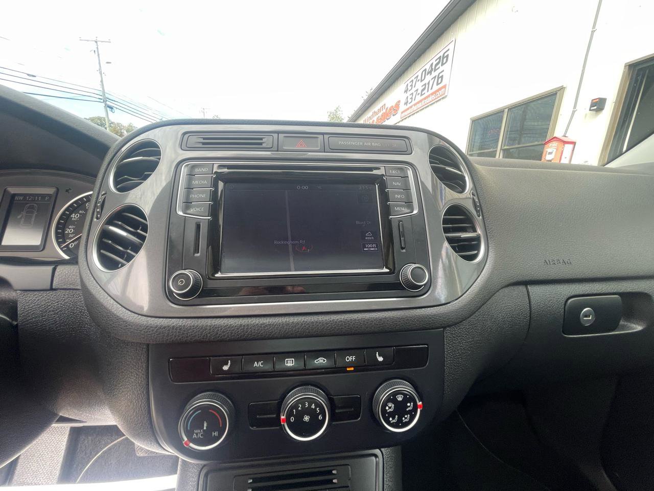 Used 2016 Volkswagen Tiguan SE image 13