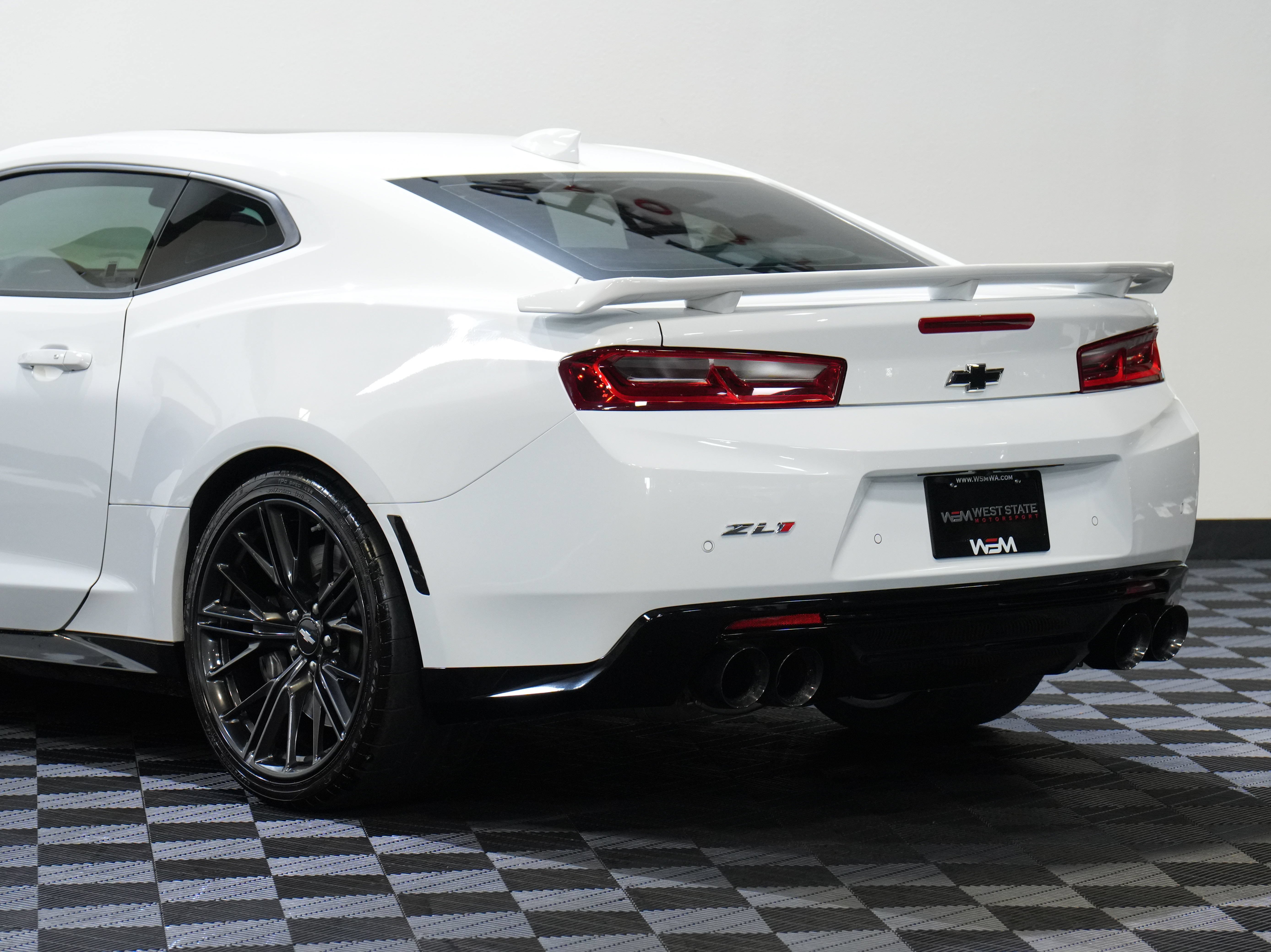 Used 2018 Chevrolet Camaro ZL1 RWD image 17