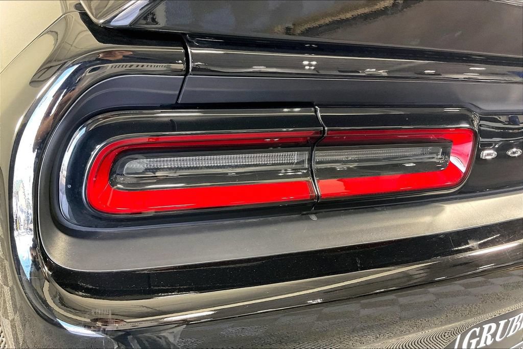 Used 2020 Dodge Challenger R/T RWD image 39