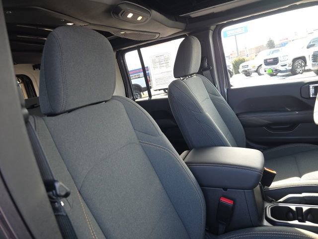 Used 2025 Jeep Wrangler Unlimited Sahara w/ Safety Group image 42