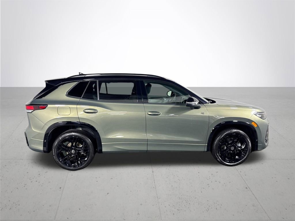 New 2026 Volkswagen Tiguan SE R-Line image 5