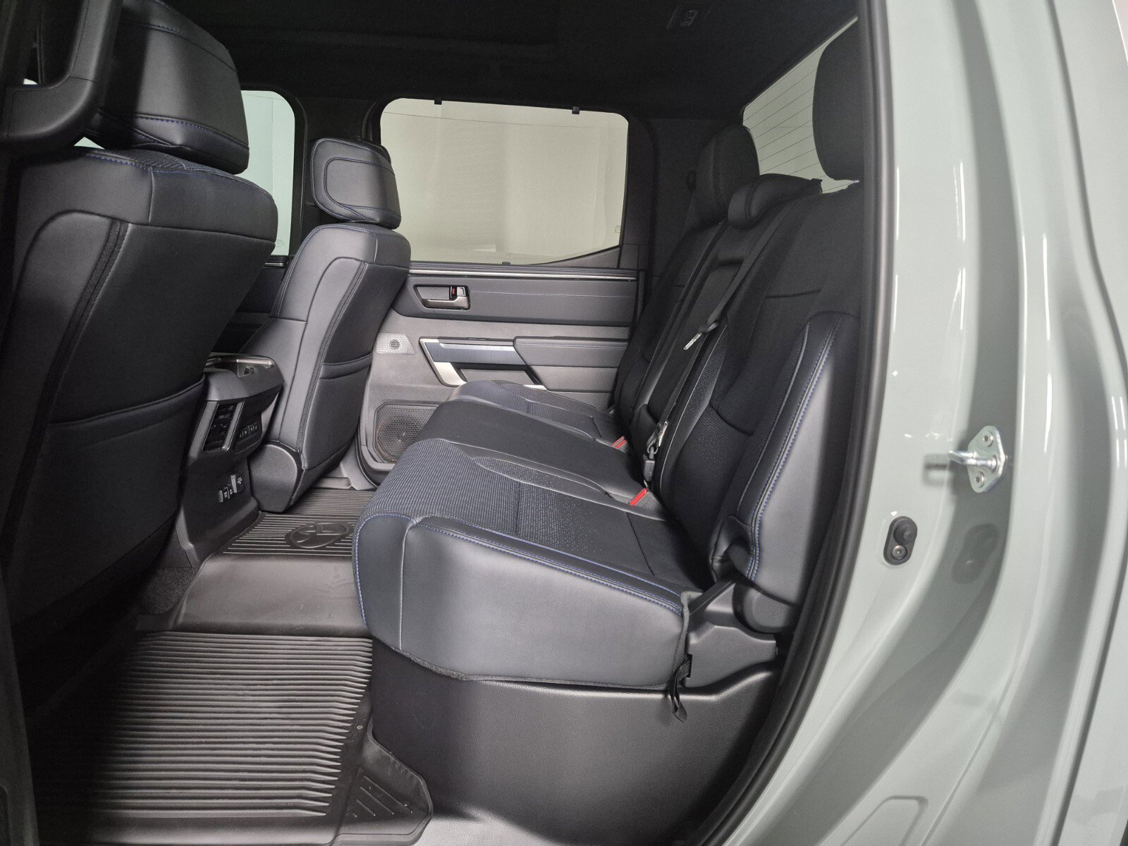 New 2026 Toyota Tundra Platinum AWD/4WD image 31