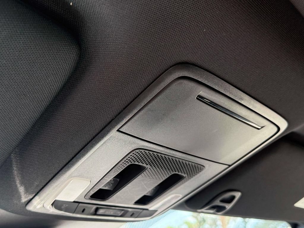 Used 2025 Honda Pilot Black Edition image 36