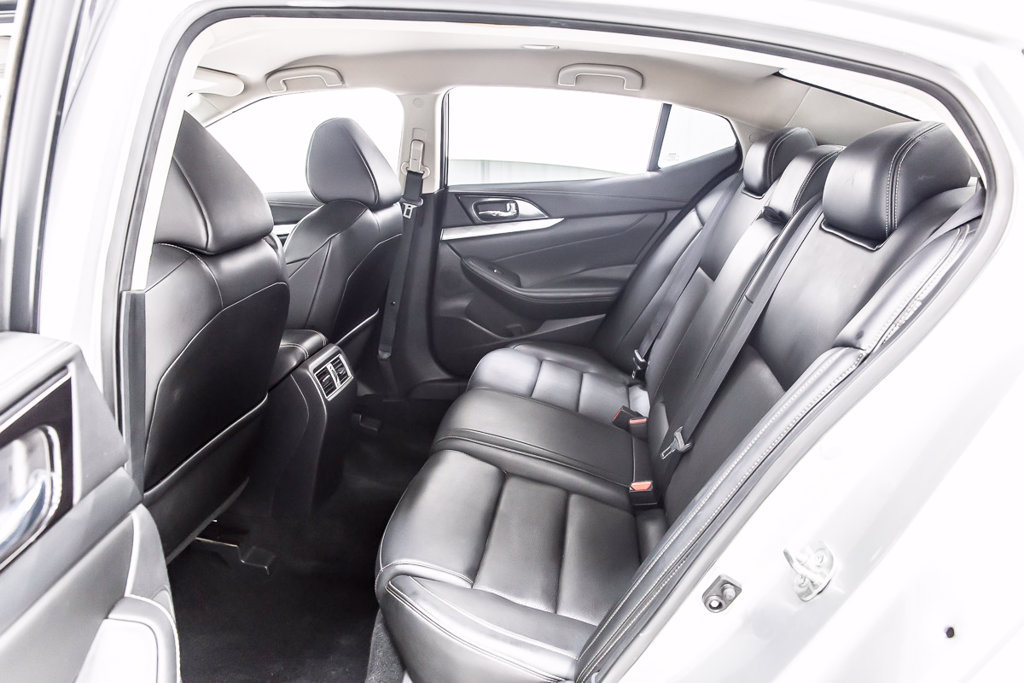 Used 2019 Nissan Maxima 3.5 SV w/ Floor Mat Group FWD image 31