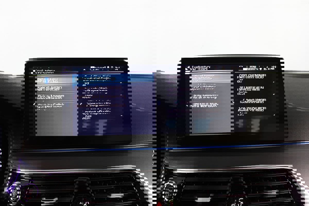 Used 2023 BMW 530e 530e w/ M Sport Package image 24