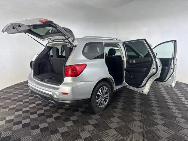 Used 2019 Nissan Pathfinder SV AWD/4WD image 14