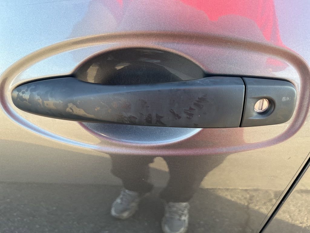 Used 2018 Nissan Rogue S image 40