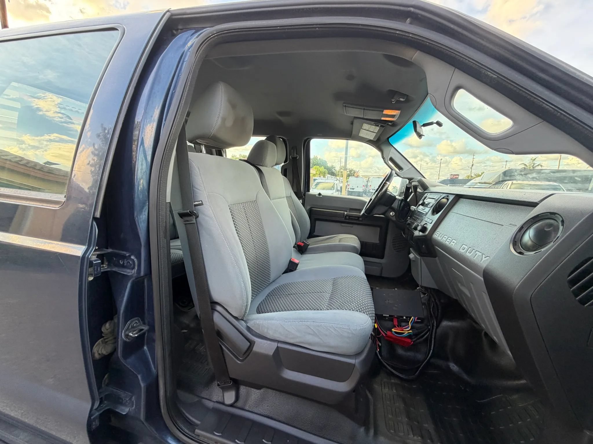 Used 2015 Ford F350 4x4 Crew Cab DRW Super Duty w/ Power Equipment Group image 20