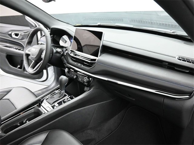 New 2026 Jeep Compass Latitude image 25