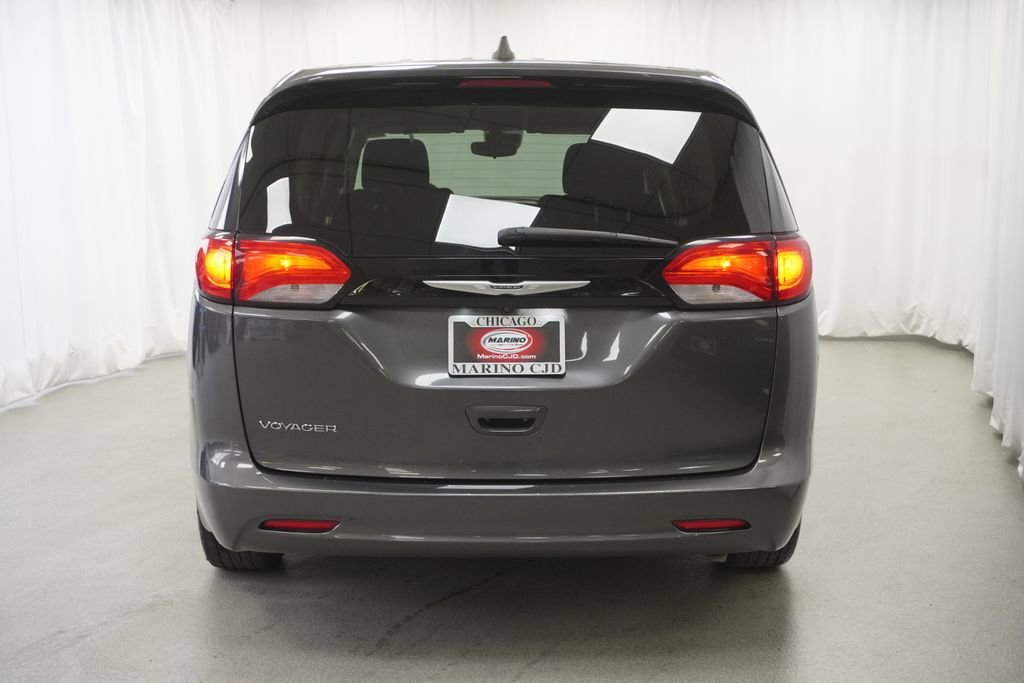 Certified 2023 Chrysler Voyager LX FWD image 10