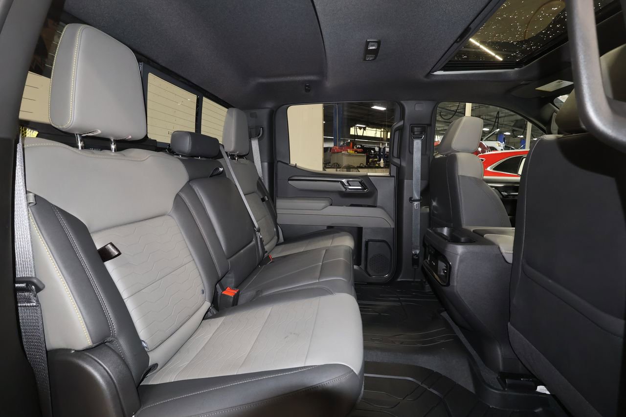 Used 2025 Chevrolet Silverado 1500 ZR2 w/ Technology Package image 27