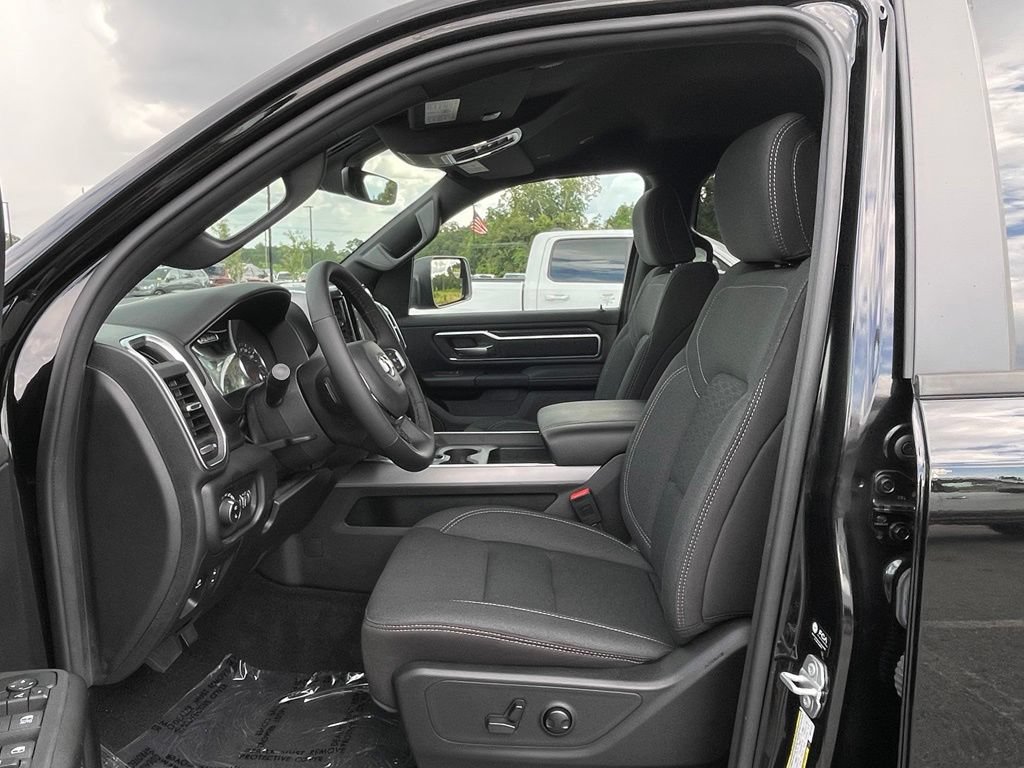 Used 2025 RAM 1500 Big Horn AWD/4WD image 37