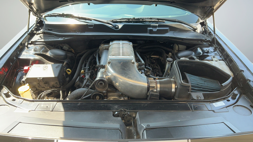 Used 2015 Dodge Challenger SRT w/ Technology Group RWD image 21