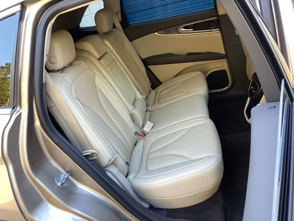 Used 2020 Lincoln Nautilus Reserve w/ Cargo Utility Package image 36