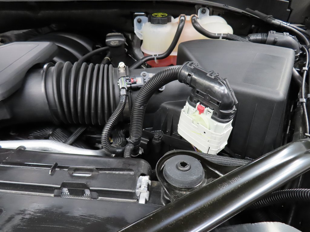 Used 2025 Chevrolet Suburban Z71 image 31