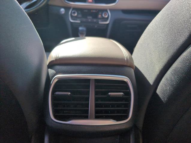 Used 2020 Hyundai Santa Fe SEL w/ Convenience Package image 19
