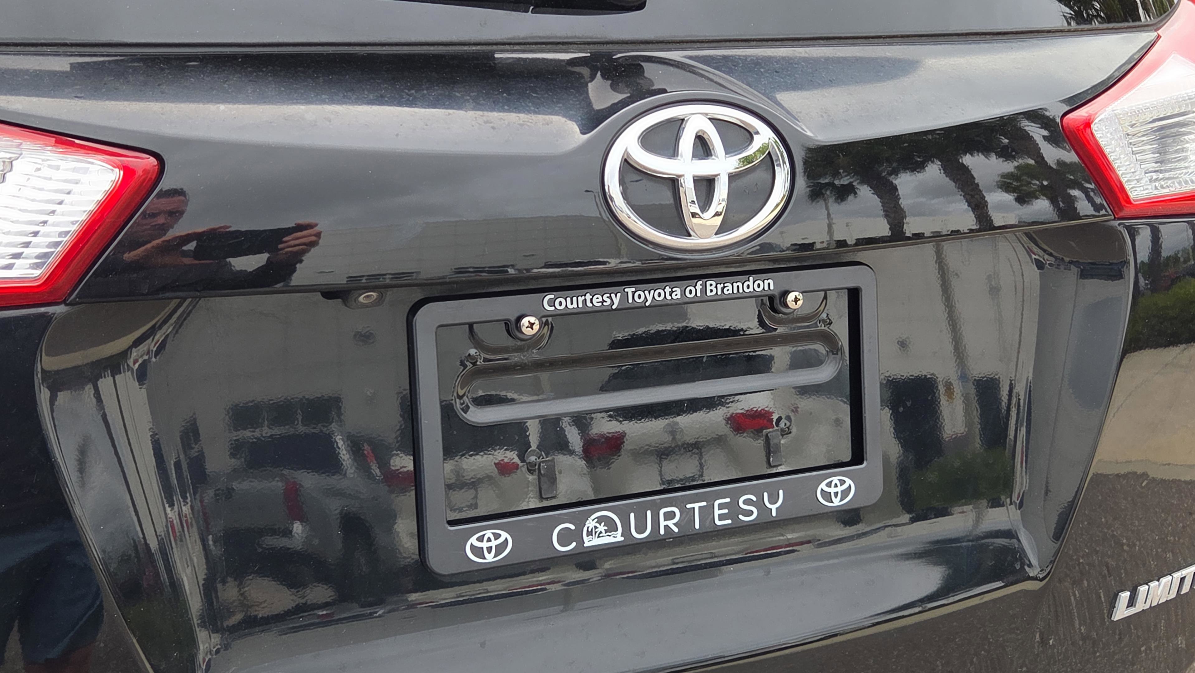 Used 2015 Toyota RAV4 Limited image 31