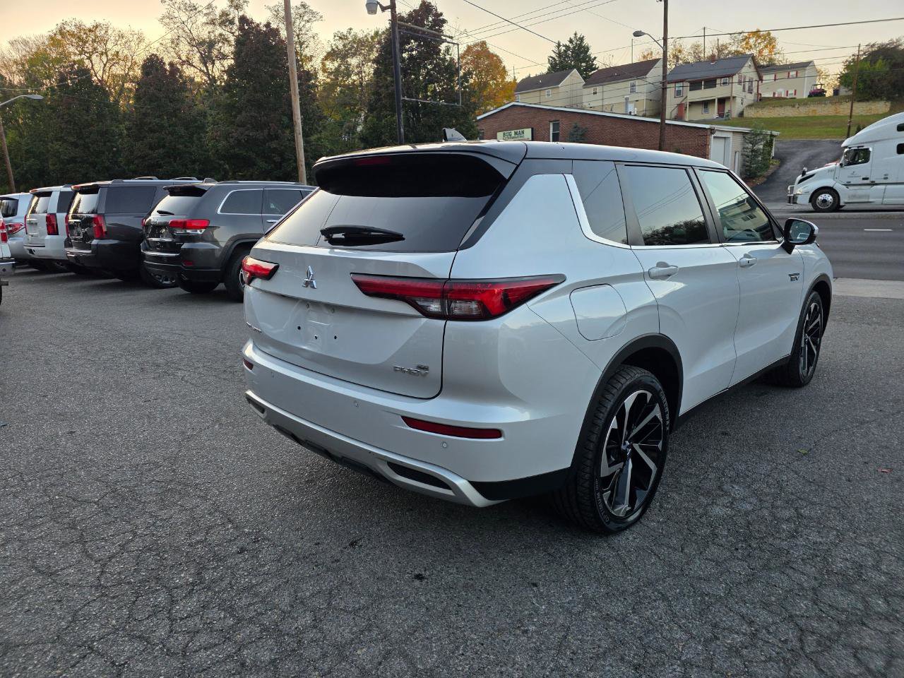 Used 2023 Mitsubishi Outlander Ralliart image 5