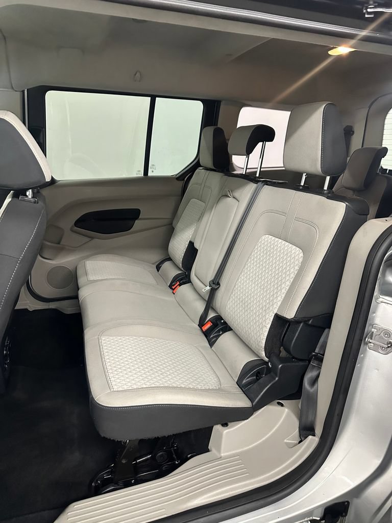 Used 2022 Ford Transit Connect XLT FWD image 23