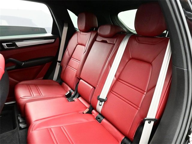 Certified 2023 Porsche Cayenne Platinum Edition image 14