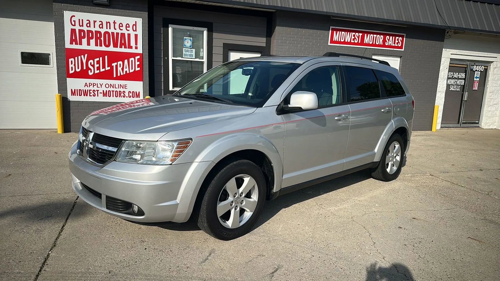 Used 2010 Dodge Journey SXT w/ Flexible Seating Group FWD image 1