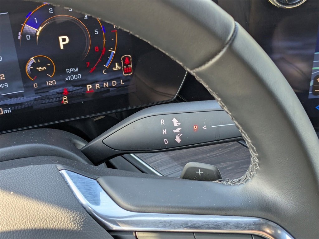 Used 2025 Chevrolet Suburban Z71 image 28