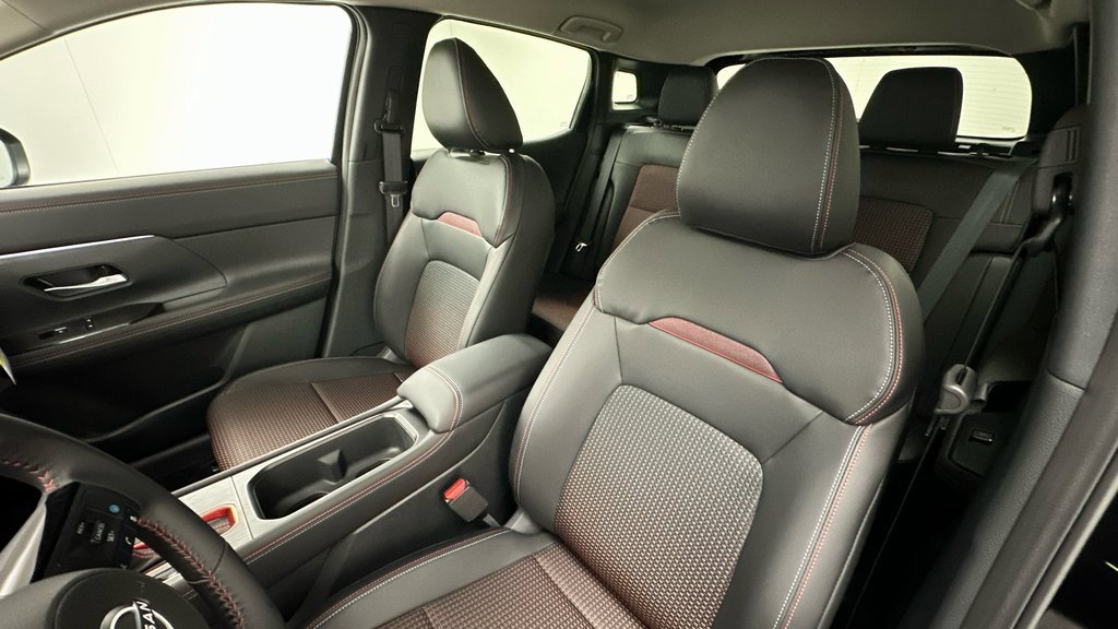 New 2025 Nissan Kicks SR w/ SR Premium Package image 9