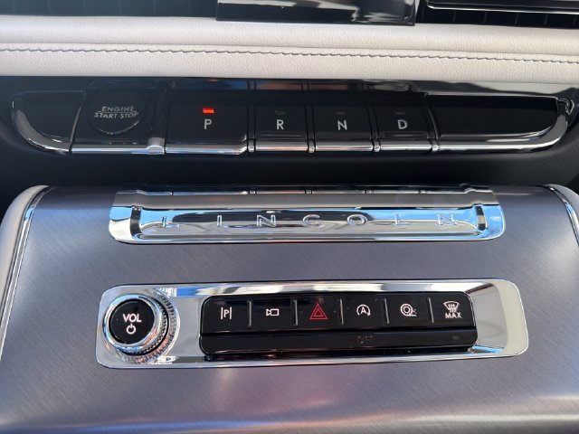 New 2027 Lincoln Aviator AWD image 33