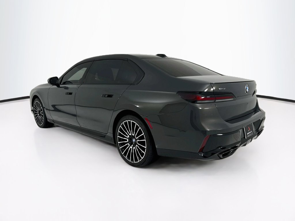 Used 2026 BMW 760i xDrive AWD/4WD image 3