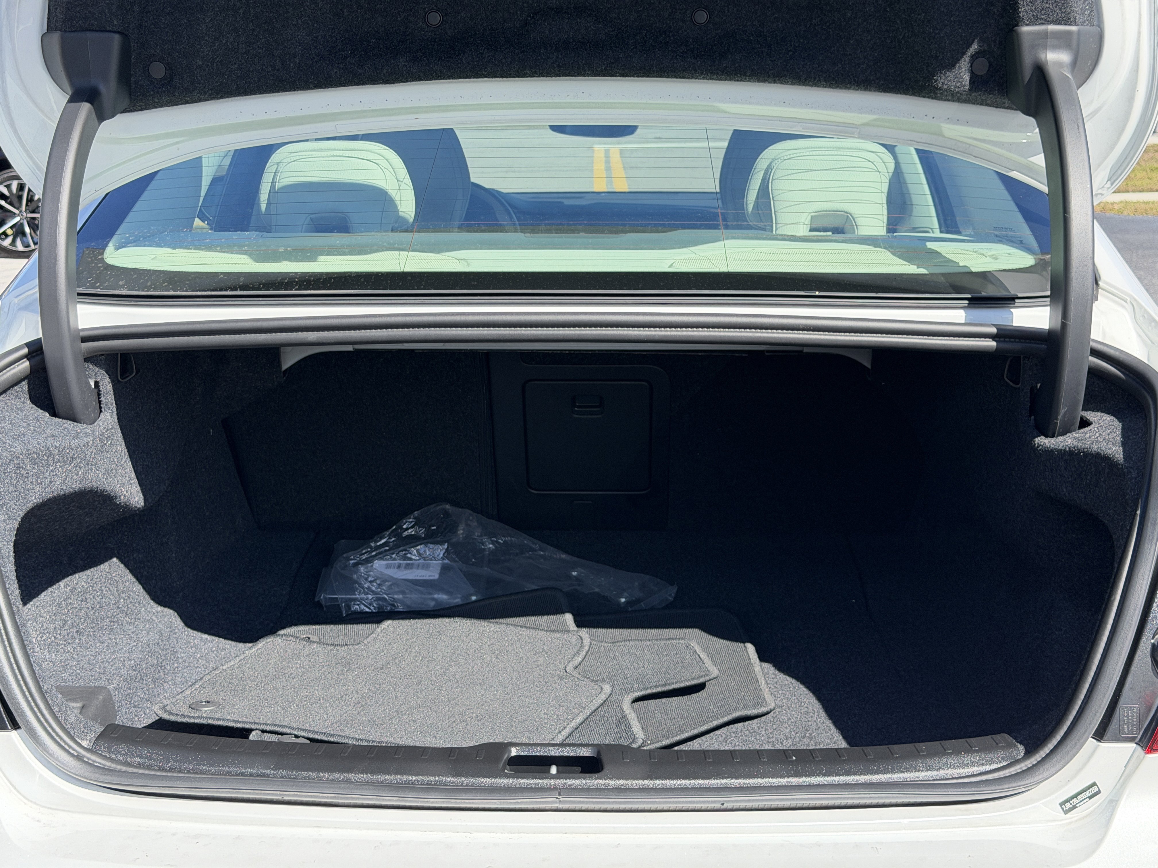 Certified 2025 Volvo S60 B5 Core image 9