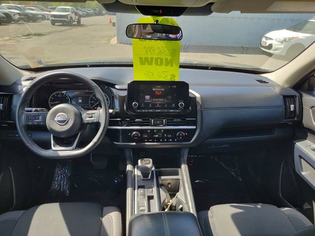 Used 2025 Nissan Pathfinder SV image 25